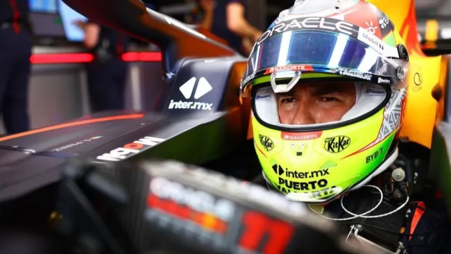 Checo Pérez abandonó la carrera en Japón