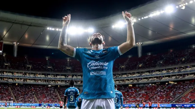 Mazatlán celebrando su victoria en el Akron