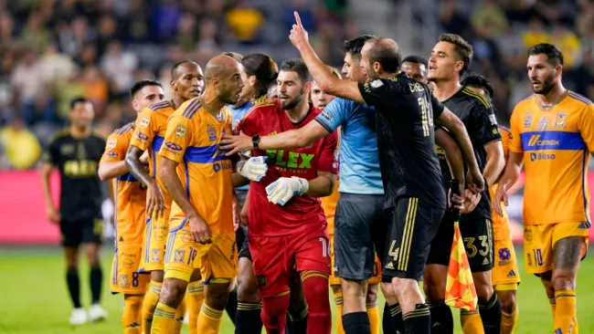 LAFC y Tigres protagonizaron gran altercado durante el Campeón de Campeones