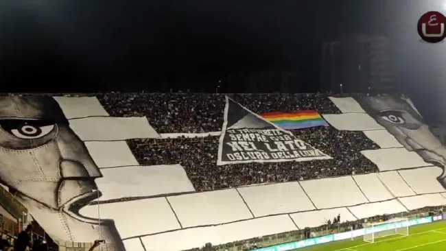 Salernitana rindió homenaje a Pink Floyd previo a partido ante el Inter