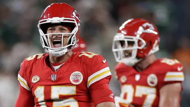 Patrick Mahomes hace historia al llegar a 200 pases de TD en el menor número de partidos
