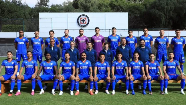 Cruz Azul muestra unidad con su foto oficial del AP23: "Un equipo, un sentimiento" 