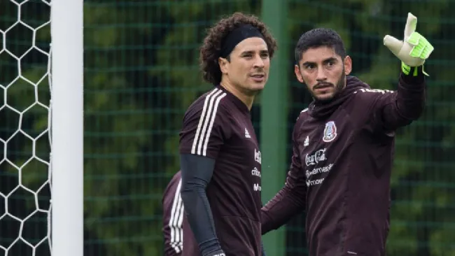 Jesús Corona advirtió a Memo Ochoa: 'Tiene jóvenes atrás que lo están apretando'