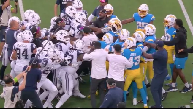 Los jugadores de Dallas y Chargers se pelearon antes del juego