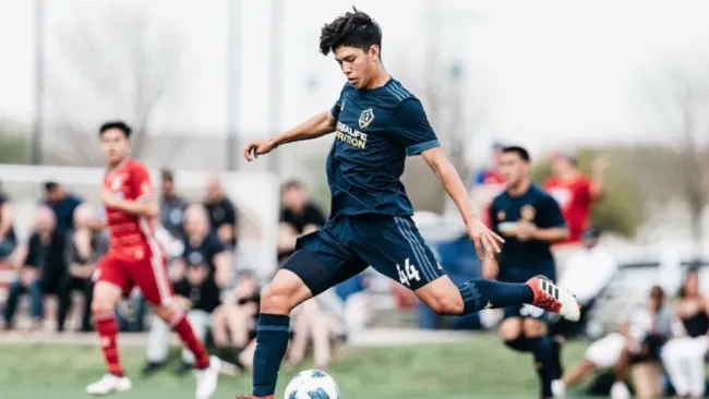 Leonardo debutó el pasado domingo con Chivas 