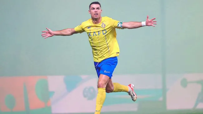 Cristiano Ronaldo anotó un golazo de tiro libre y llegó a 41 tantos en el año