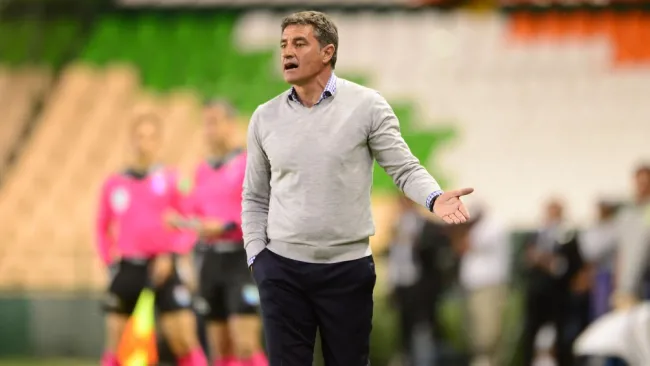 Míchel, extécnico de Pumas, dirigirá en Arabia Saudita