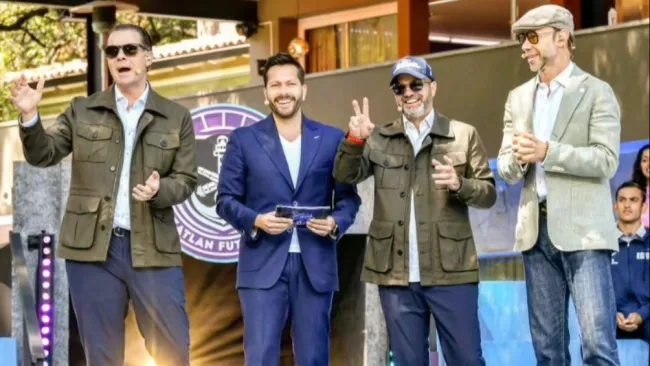 TV Azteca anuncia 'En Caliente' con Martinoli, Luis García, Zague, David Medrano y el 'Warrior'