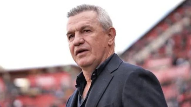 El técnico mexicano durante un partido en Son Moix