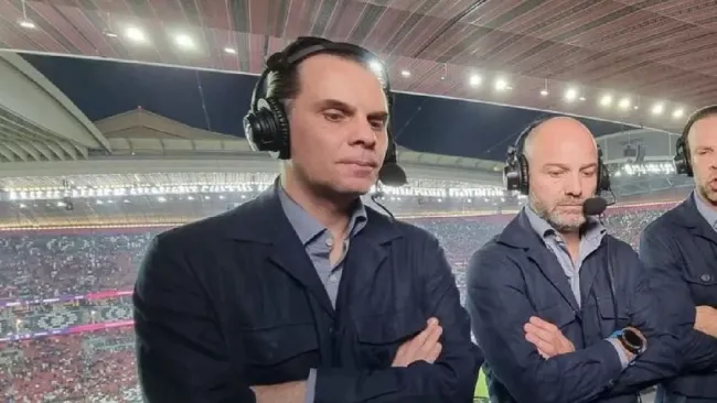 El narrador mexicano durante una transmisión