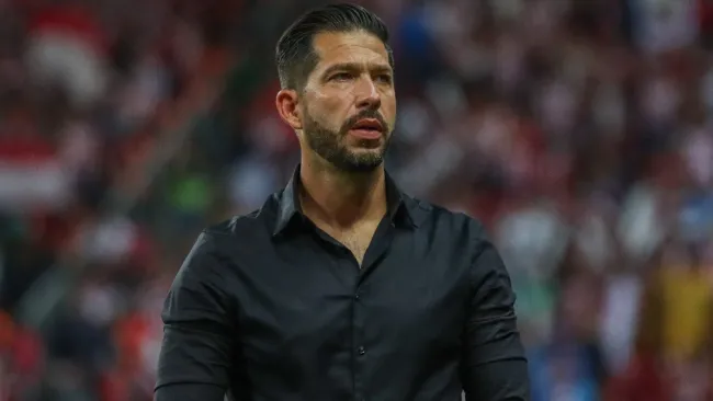 Benjamín Mora dejo de ser DT del Atlas 