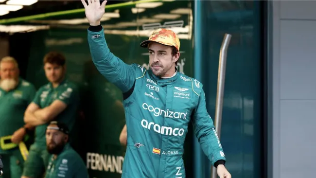 Alonso permanecerá en Aston Martin