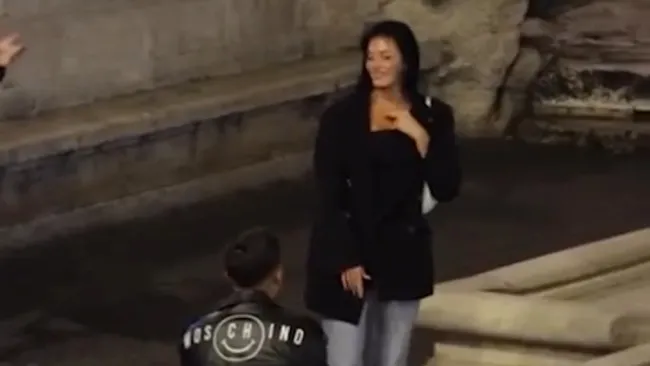 Momentos de la pedida de matrimonio de la pareja 