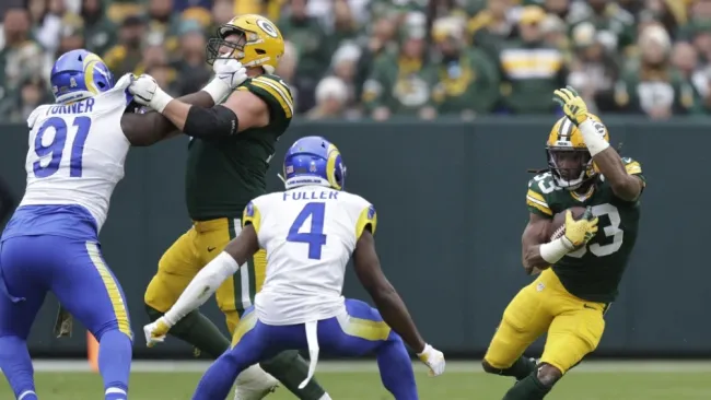 Aaron Jones anotó en el triunfo de los Packers contra los Rams 