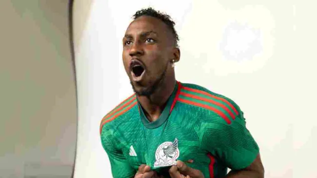 Julián Quiñones vistió los colores de la Selección Mexicana