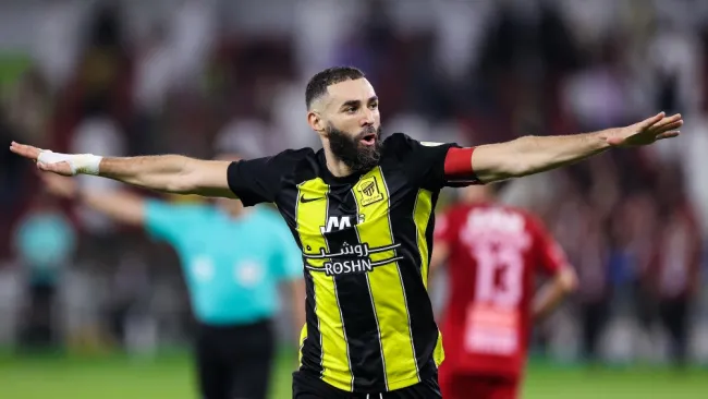 Benzema marca triplete en victoria del Al-Ittihad sobre el Abha