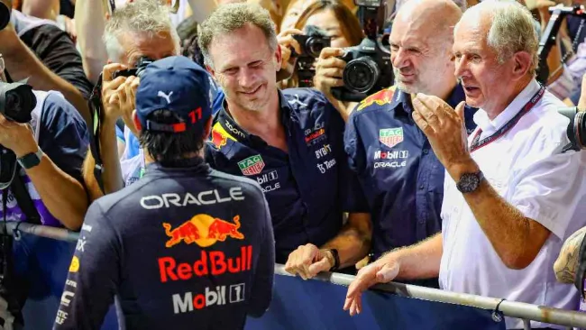 Christian Horner 'explota' contra prensa por preguntas sobre la continuidad de Checo Pérez