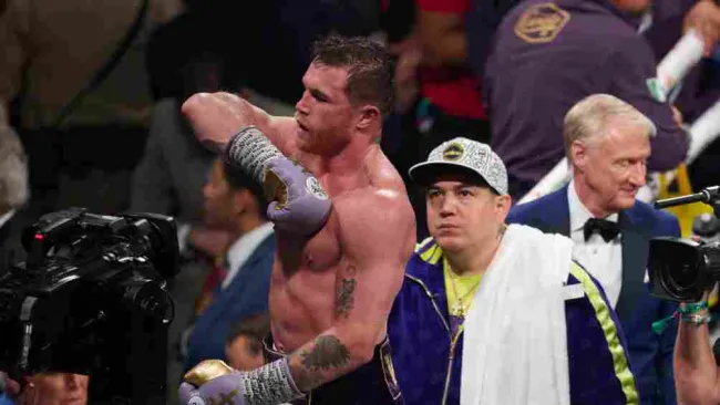 Julio César Chávez "exige" a 'Canelo' Álvarez aceptar pelea ante David Benavidez