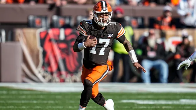 Dorian Thompson-Robinson en el juego ante Steelers