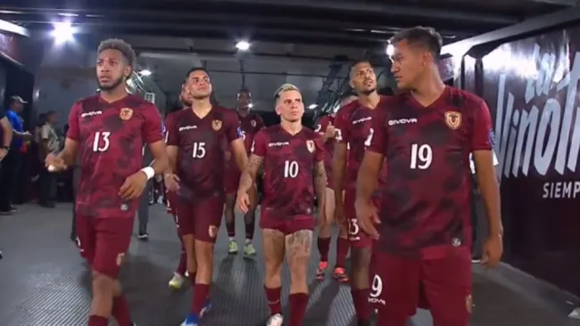 Duelo entre Perú contra Venezuela finaliza con violencia en las gradas 