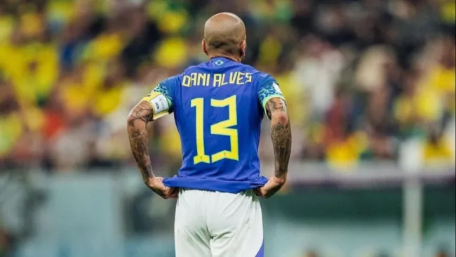 Fiscalía de España pide nueve años de prisión para Dani Alves por agresión sexual