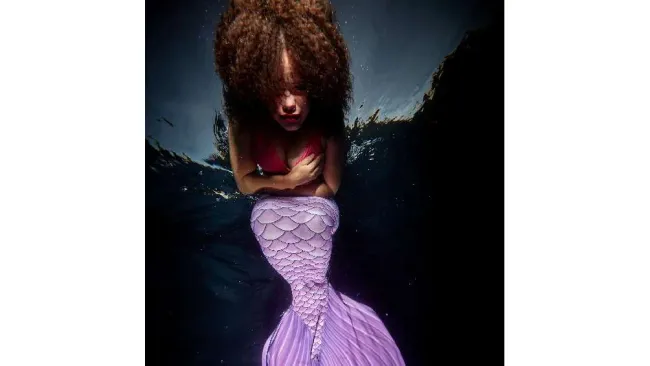 Mujer disfrazada de sirena casi muere ahogada en espectáculo infantil