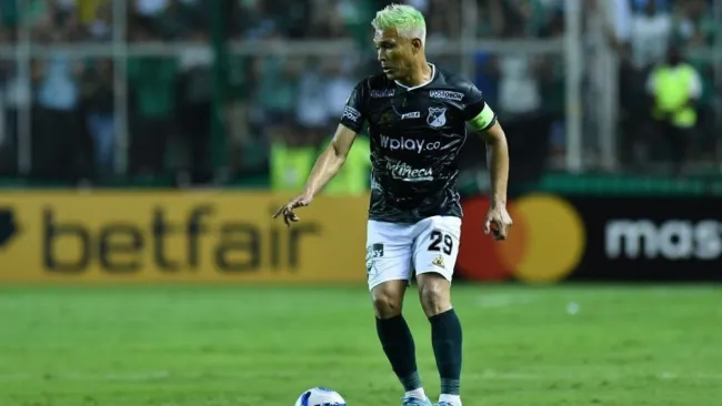 Teófilo Gutiérrez es sancionado por manosear a mujer en pleno juego 