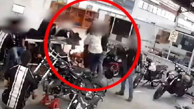 Nueva versión señala al estudiante quemado en escuela automotriz de él bullear a sus compañeros