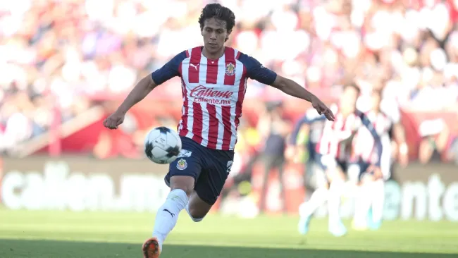 José Juan Macías regresa con Chivas tras año y medio fuera