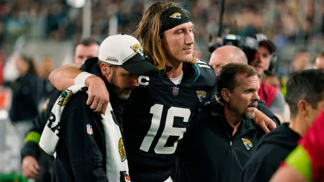 Trevor Lawrence salió lesionado en el juego de Jaguars
