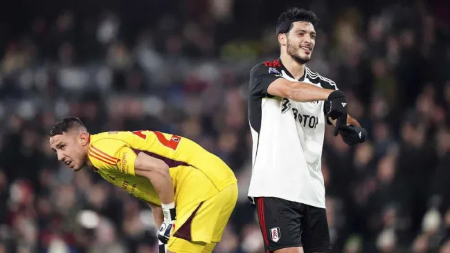 Raúl Jiménez rompió racha de tres años sin marcar un doblete en Premier League