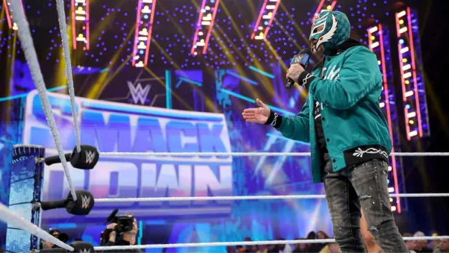 Rey Mysterio sobre sus 'amigos' en la WWE: 'Tarde o temprano me dieron la espalda'