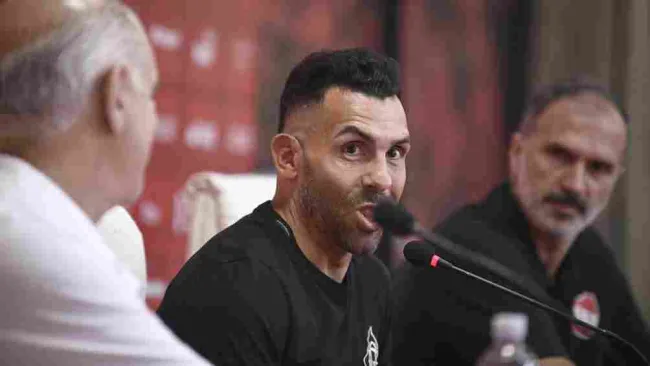 Carlos Tévez renovó con Independiente hasta 2026