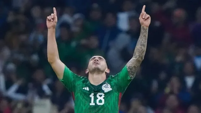 En festejo de gol en el Azteca 