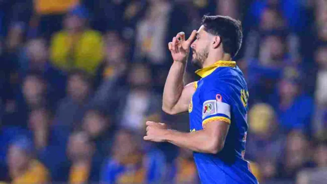 Henry Martín, 'aplaudido' en redes tras Fair Play en Ida de Final ante Tigres