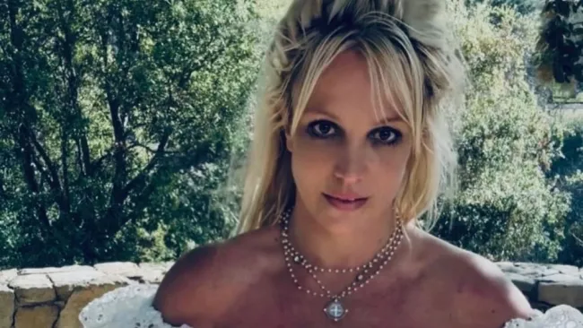 Britney Spears critica a Justin Timberlake por sus habilidades con el baloncesto