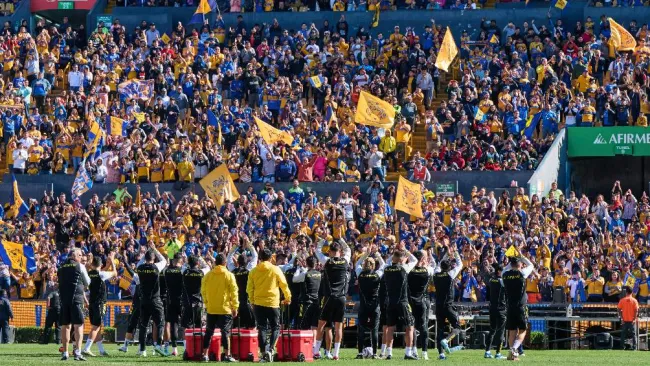 Tigres: Afición Felina alentó a los jugadores en el último entrenamiento previo a la Final vs América