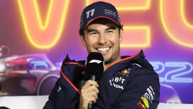 Checo Pérez asiste al Azteca para ver a RBD y fue captado cantando