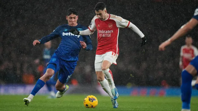 Con Edson Álvarez, West Ham le quita el invicto al Arsenal de local en Premier League