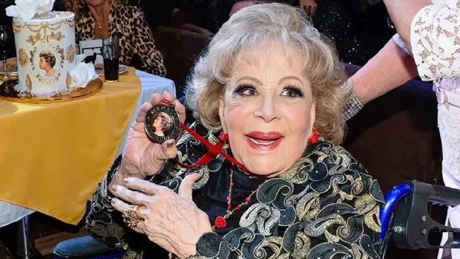 Todavía se analiza si la primera actriz regresaría a su casa para Año Nuevo.