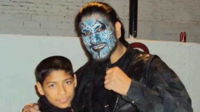 Hijo de Vikingo y Dark Ozz en foto 