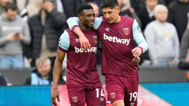 Gol de Edson Álvarez está nominado a lo mejor de diciembre en West Ham