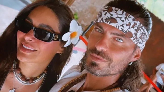 La pareja ya no se esconde para mostrar su amor en público.