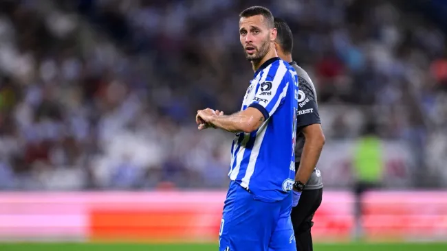 Sergio Canales descarta lesión de gravedad y espera estar con Rayados para la Jornada 1