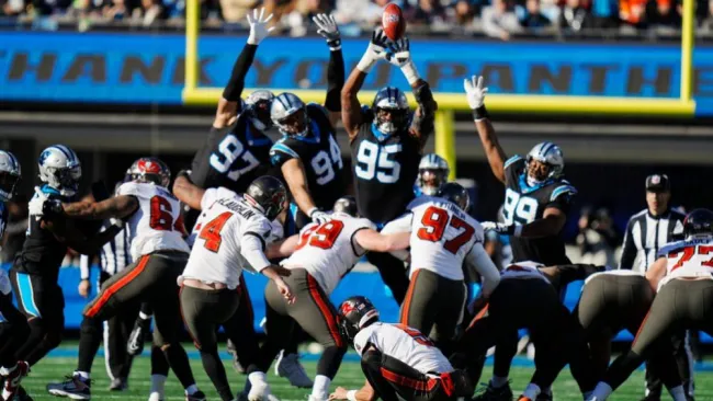 Buccaneers se cuela a Playoffs con tres goles de campo de McLaughlin