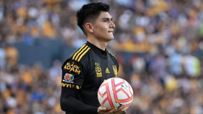 Loroña durante un partido con Tigres