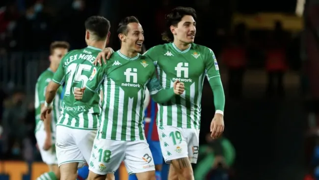 Guardado celebrando un gol con el Betis