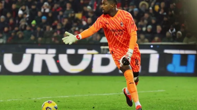 Udinese tendrá que jugar un partido sin público por insultos racistas Maignan