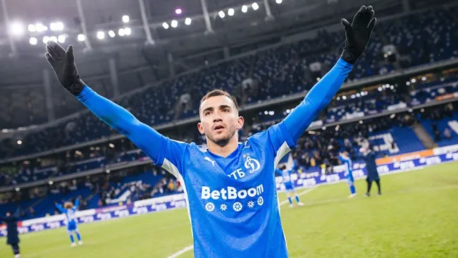 Chávez se hizo presente en el marcador con el Dynamo