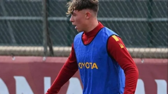 Cristian Totti, hijo de Francesco, es nuevo jugador de Rayo Vallecano